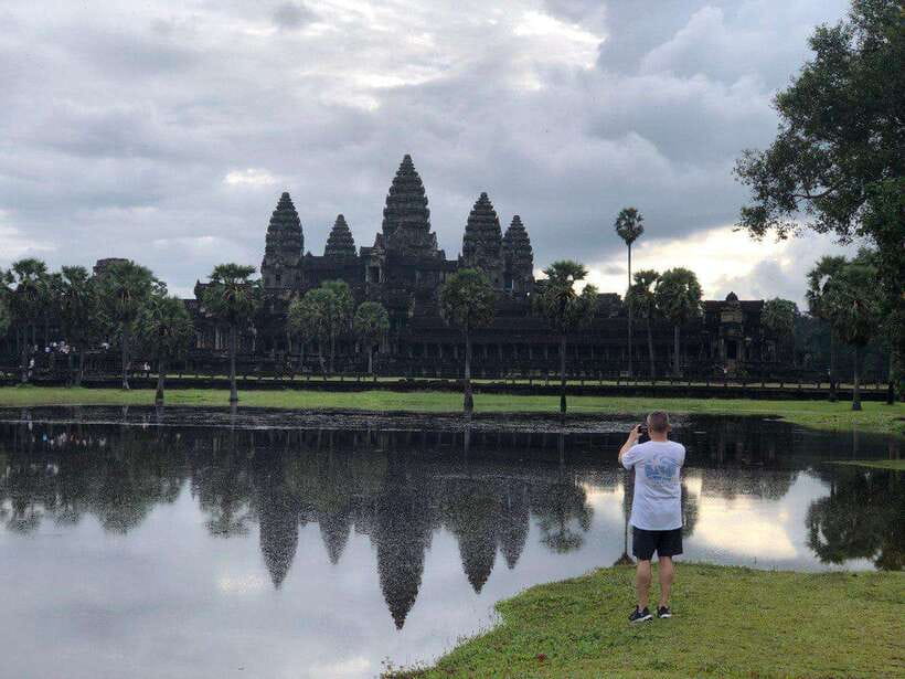 1-Day Angkor Wat Private Tour with Spanish Tour Guide. - Lunch at about 1:00 PM