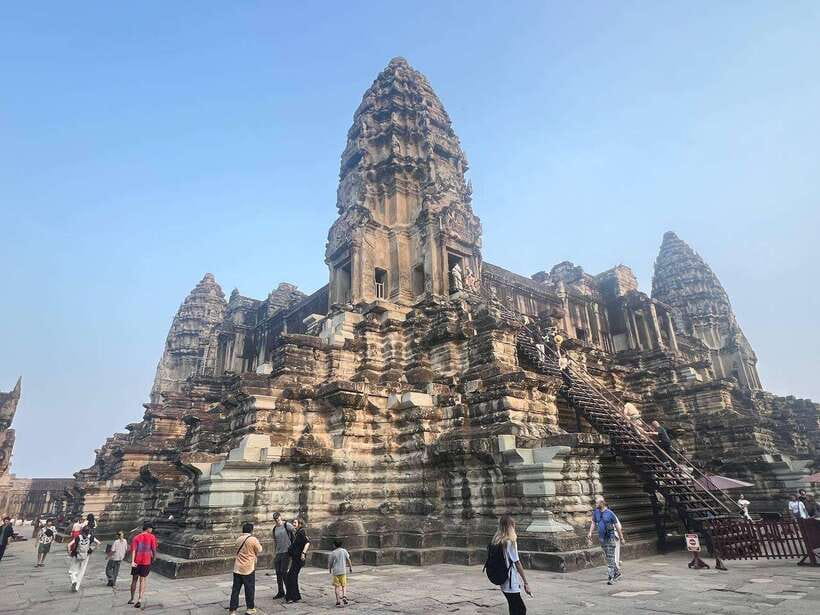 1-Day Angkor Wat Private Tour with Spanish Tour Guide. - Ta Prohm and the jungle setting