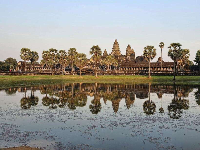1-Day Angkor Wat Private Tour with Spanish Tour Guide. - 8:30 AM at Angkor Wat