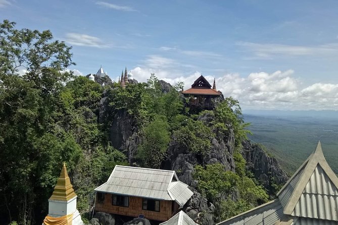 1 day Private Tour to Unseen Temple in Lampang - What the private guide adds