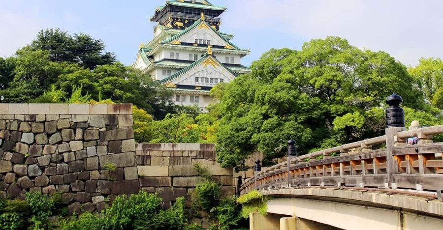 1-Day walking tour in Osaka：Castle, temples and Ukiyoe - Shitennoji, Buddhism, and Osaka’s older roots