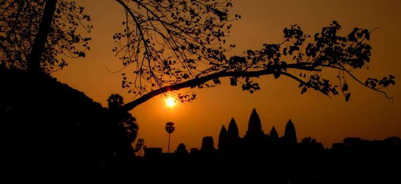 2-Day Angkor Wat With Small, Big Circuit & Banteay Srei Tour - Angkor Wat: start with scale and symbolism