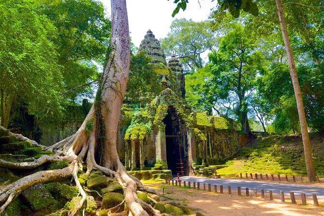 2 Days Exclusive Temple Highlights with Sunset and Sunrise Tour - Day two begins before dawn at Angkor Wat