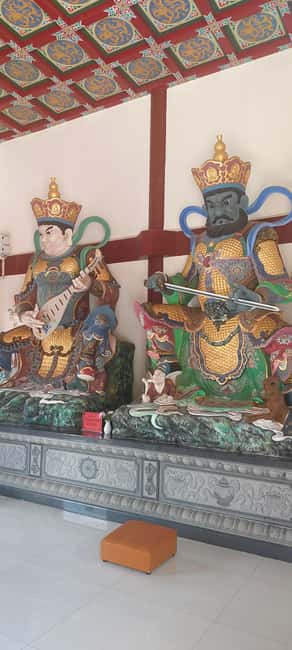 200-year-old Hakka Residence Tour +Ancient Buddhist temple - Following the restored Longgang River wetlands