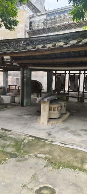 200-year-old Hakka Residence Tour +Ancient Buddhist temple - Is the $47 price fair?