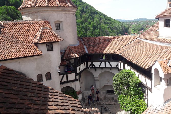 3-Castle: Peles,Bran,Rasnov,Sinaia Monastery from Brasov w pickup - Bran Castle, Dracula, and the tourist trade