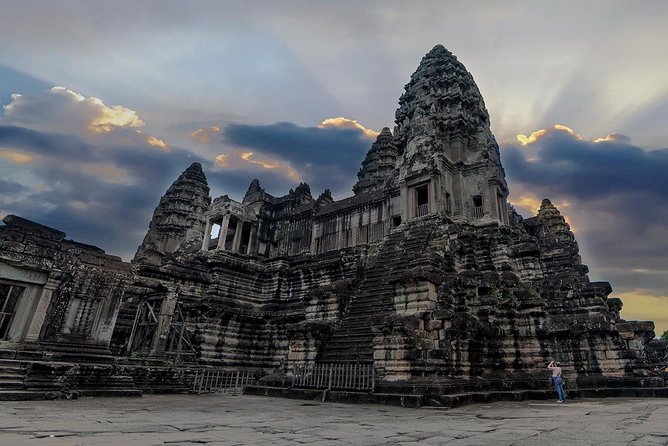 3-Day Angkor Wat & All Interesting Major Temples & Kulen Mount Waterfall - Sunrise, jungle temples, and the Roluos Group