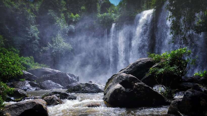 3-Day Angkor Wat & All Major Temples & Kulen Mount Waterfall - Day one: Angkor Wat, Ta Prohm, and the faces of Bayon