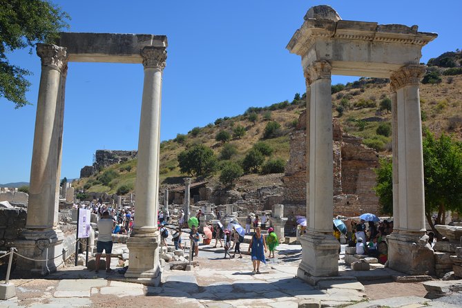 3-Hour Private Ephesus, Terrace Houses, Cruiser Only - The private format suits families and small groups