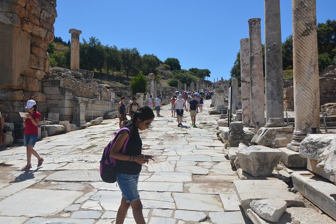 3-Hour Private Ephesus, Terrace Houses, Cruiser Only - Meeting your guide at Kusadasi Cruise Port