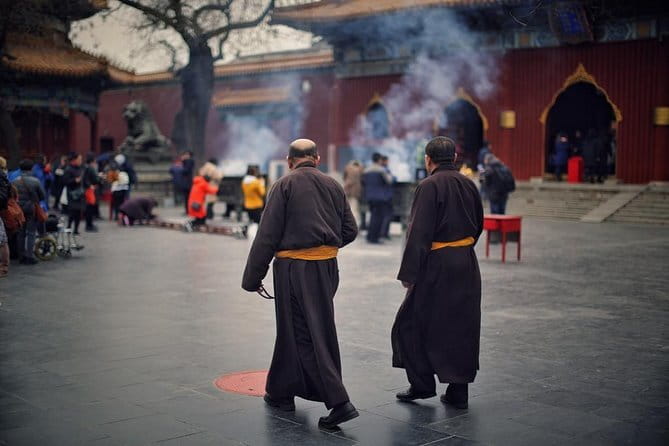 3-Hour Private Walking Tour including Monk Blessing Ceremony at Lama Temple - Visiting Lama Temple for about one hour