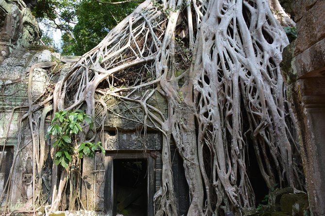 4 Days Expedition From Bangkok to Angkor Wat - Day three: Banteay Srei and the quieter outer temples