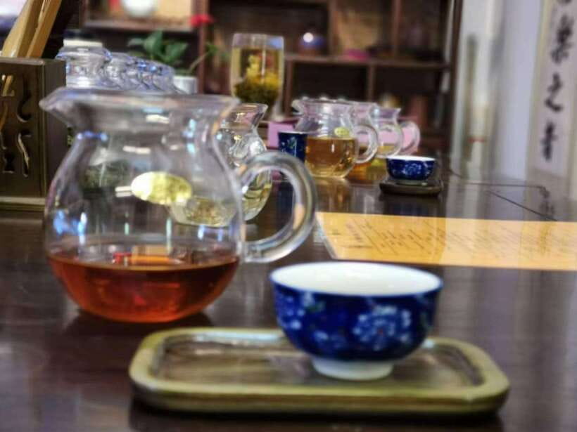 4-Hour Shanghai Best Garden and Temple Tour with Tea Tasting - A smart four-hour introduction to Shanghai
