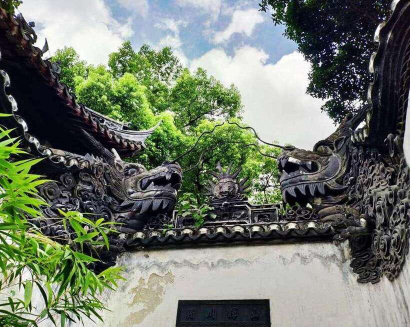 4-Hour Shanghai Best Garden and Temple Tour with Tea Tasting - Car, Uber, and metro choices
