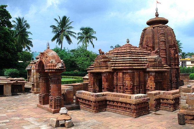 6-hour Temples tour of Bhubaneswar including hotel pick-up & drop-off - Lingaraj and Parsurameswara bring the biggest religious focus