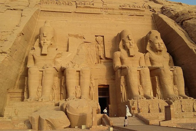 Abu Simbel Temples Private Day Tour by Luxury Car from Aswan - How private is the experience?