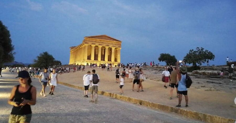 Agrigento: Skip-the-Line Valley of the Temples Night Tour - Meeting at the Tempio di Giunone car park