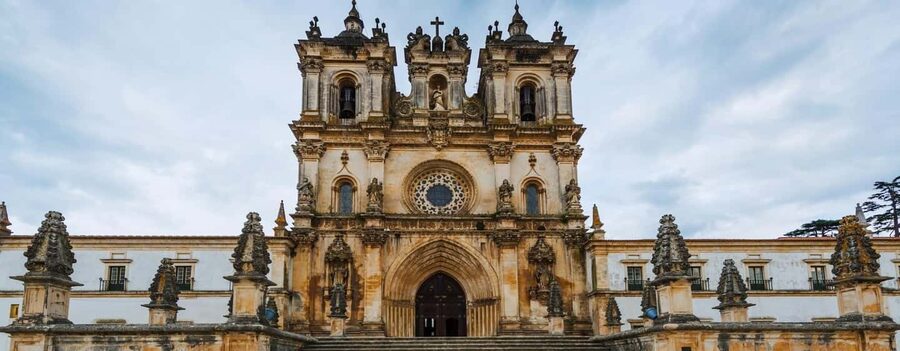 Alcobaça Monastery: Private Tour - Why Pedro and Inês make Alcobaça unforgettable