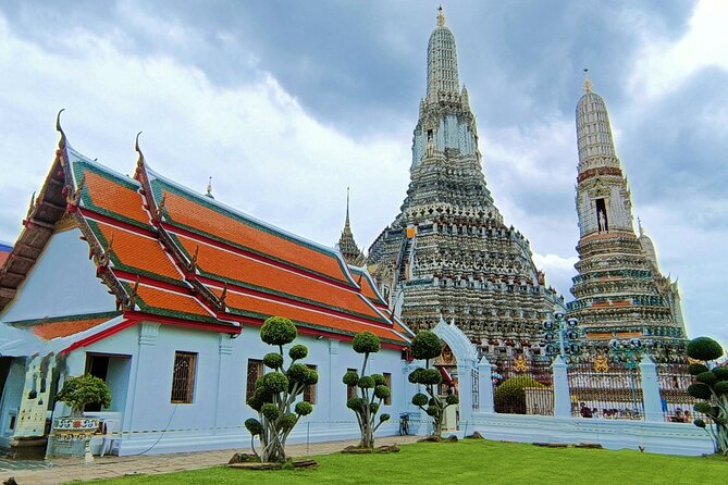 Amazing Bangkok City and Temple Tour with Local Guide - Tuk-tuk travel and the human pace of the day