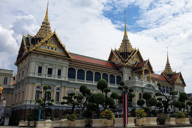 Amazing Bangkok City and Temple Tour with Local Guide - Chinatown, Yaowarat Road, and Pak Khlong Talat