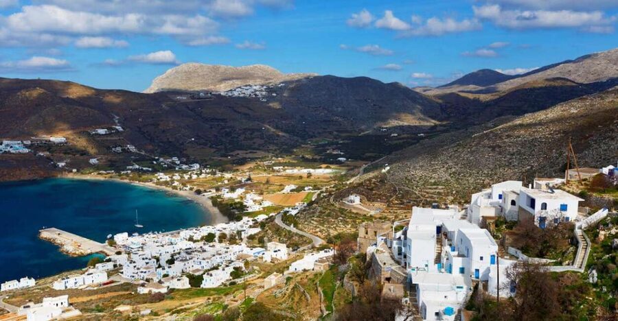 Amorgos: Guided Hike of the Panagia Hozoviotissa Monastery - Entering the white monastery above the cliffs