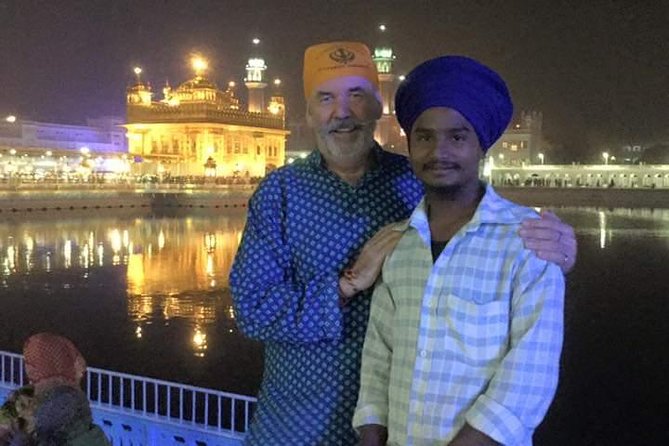 Amritsar 1 Day Tour (Golden Temple, Jallianwala Bagh, Wagah Border & Shopping) - Golden Temple: a calm start beside the Sarovar
