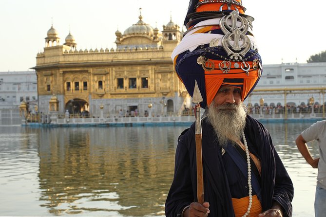 Amritsar 1 Day Tour (Golden Temple, Jallianwala Bagh, Wagah Border & Shopping) - What the service seems to do well
