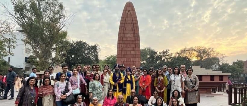 Amritsar: Golden Temple and Jallianwala Bagh Guided Tour - Understanding the Golden Temple beyond the postcard