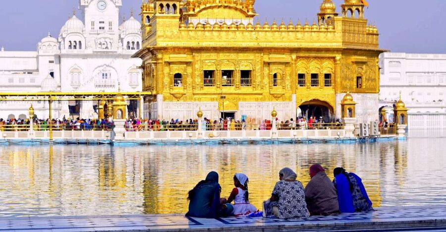 Amritsar : Golden Temple and Jallianwala Bagh Private Tour - Jallianwala Bagh and the weight of 1919