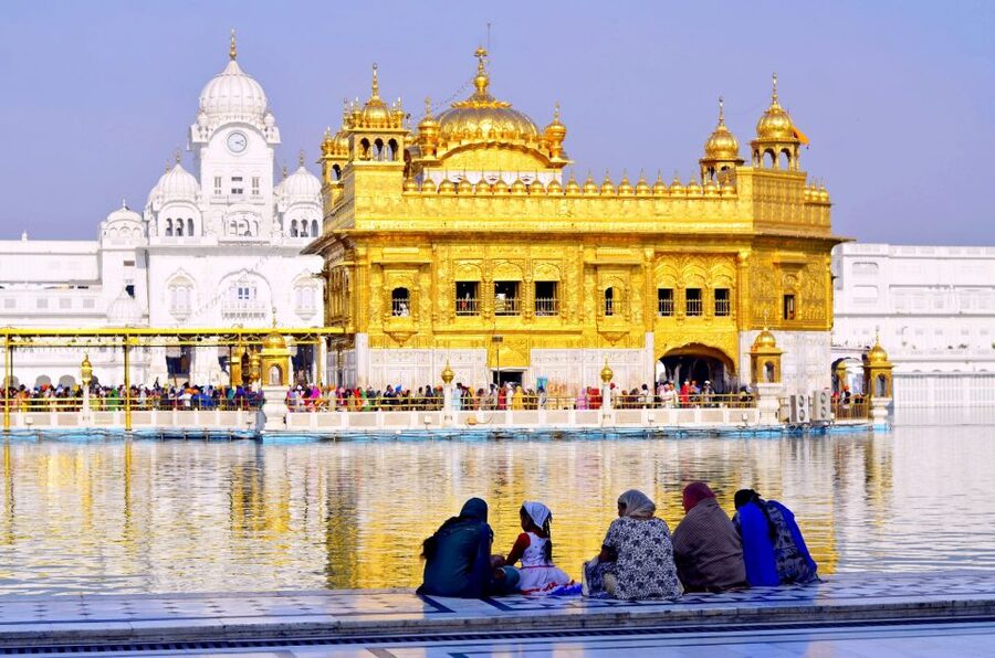 Amritsar : Golden Temple and Jallianwala Bagh Private Tour - Your guide, driver, and the private format