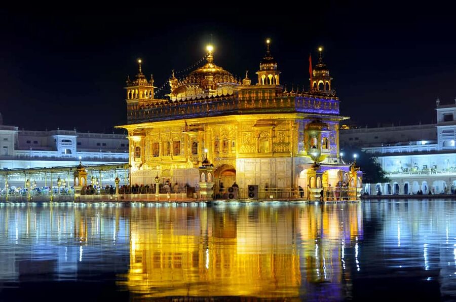 Amritsar Golden Temple- Night view walking tour - Seeing the Golden Temple under evening lights