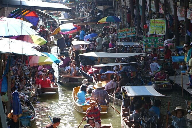 Ancient City & Temples of Ayutthaya ( UNESCO ) by River Cruise with Buffet Lunch - Buffet lunch on the Chao Phraya