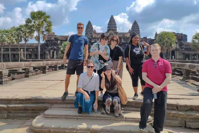 Angkor Wat 2-Day complex Sun rise & Sun set with Guided Tour - Day 1: Angkor Wat sunrise and the smaller circuit