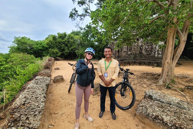 Angkor Wat Bike Tour with Lunch Included - 11:30 am lunch at a local restaurant