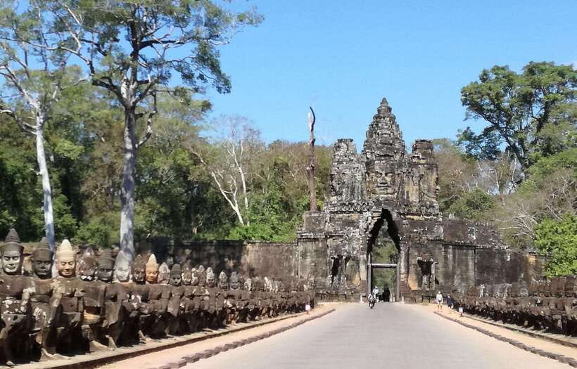 Angkor Wat by Vintage Jeep – Private Tour (Optional Sunrise) - Bayon and its famous stone faces