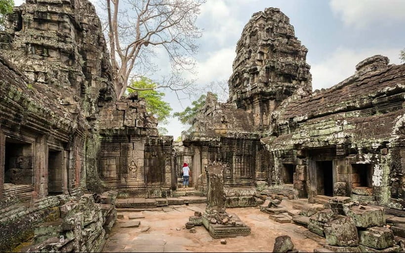 Angkor Wat: Full-Day Guided Sunset Tour - Bayon and Angkor Thom: a change in mood