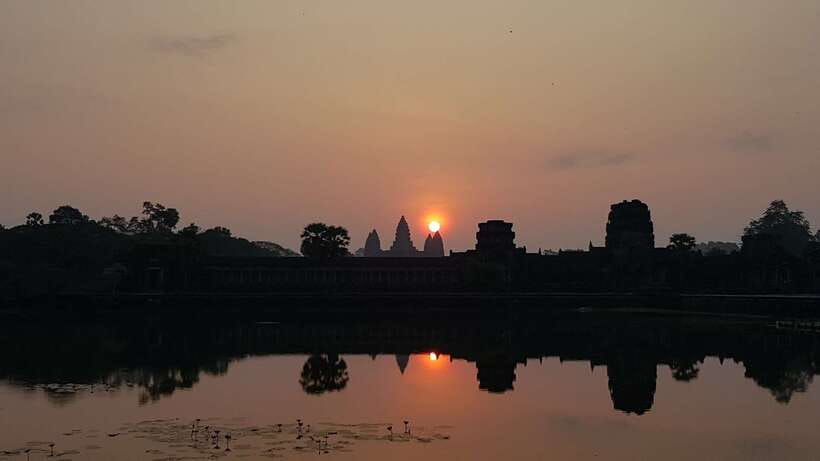 Angkor Wat Full-Day Private Tour with Sunset - Starting at Angkor Thom and Bayon