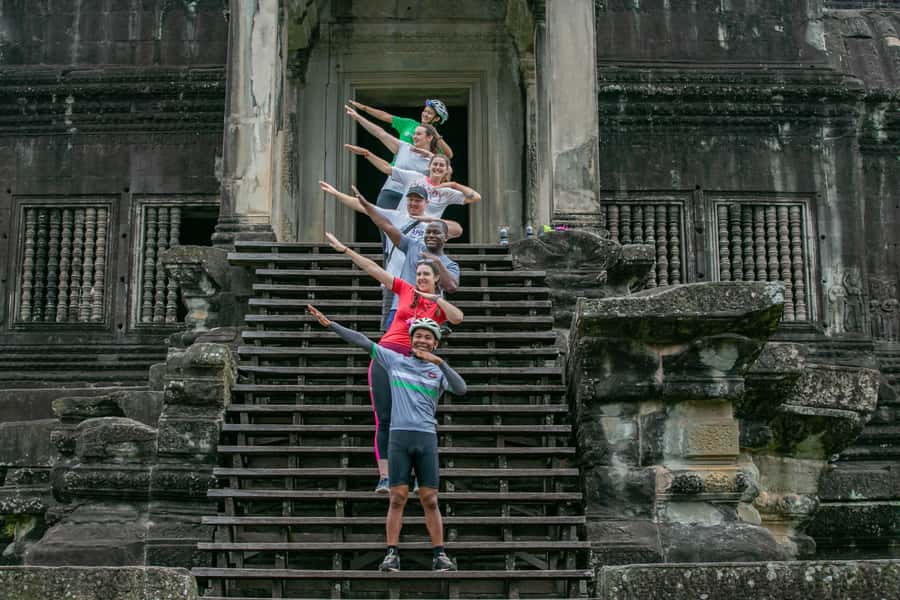 Angkor Wat: Guided Sunrise Bike Tour w/ Breakfast and Lunch - Who should book this bike tour?