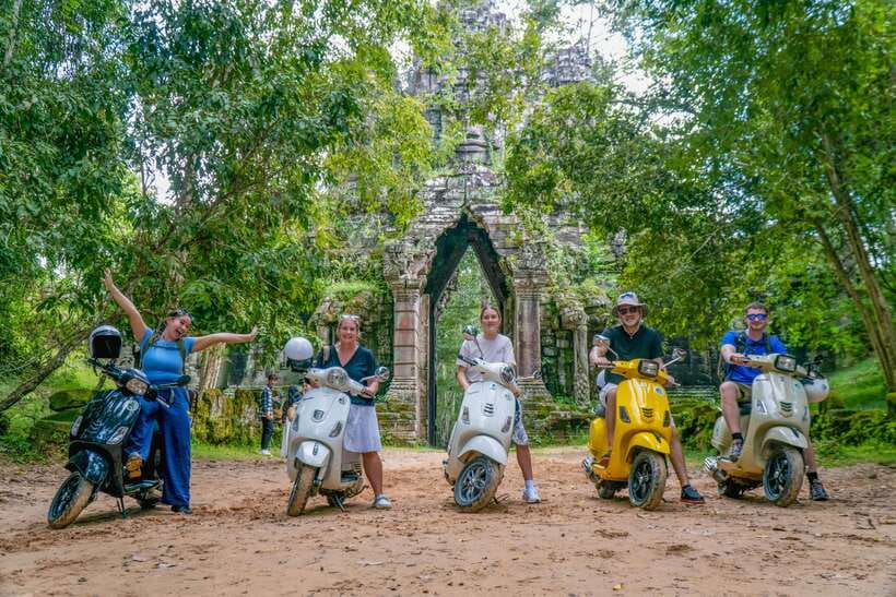 Angkor Wat: Guided Vespa Tour / Tuk Tuk or Car - Key points at a glance
