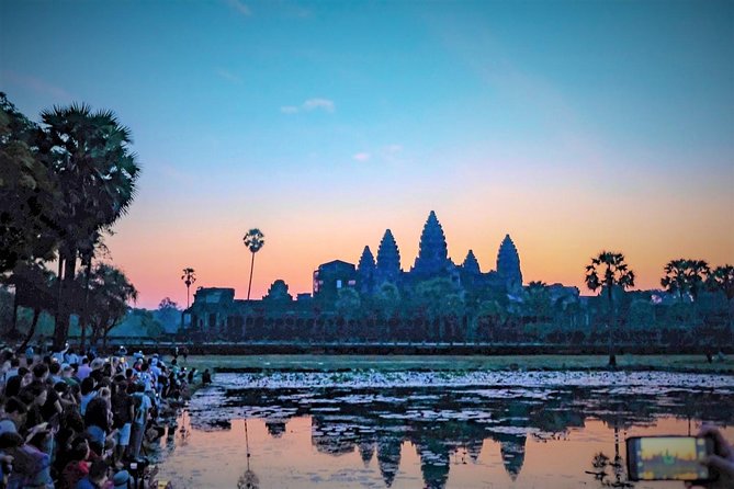 Angkor Wat Highlights and Sunrise Guided Tour from Siem Reap - Why the 4:30 a.m. start is worth it