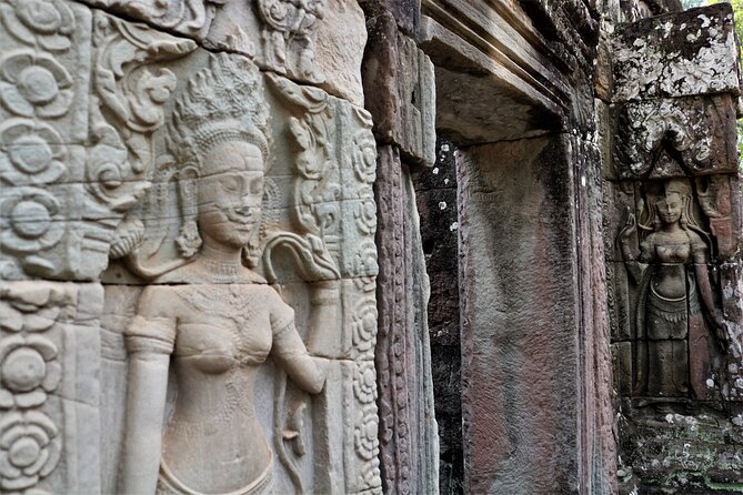 Angkor Wat Highlights and Sunrise Guided Tour from Siem Reap - Angkor Thom and the faces of Bayon