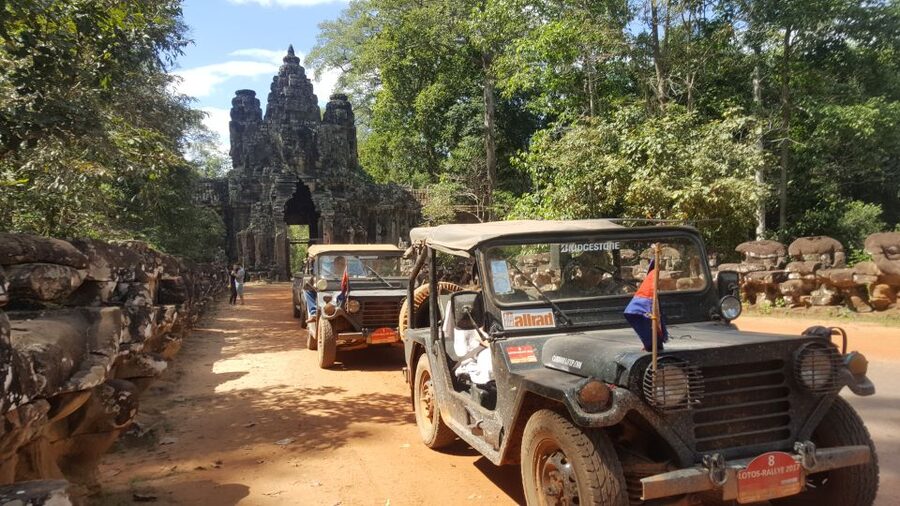 Angkor Wat in a vintage Jeep with driver - jeep rental - Riding a Vietnam-era Jeep from Siem Reap