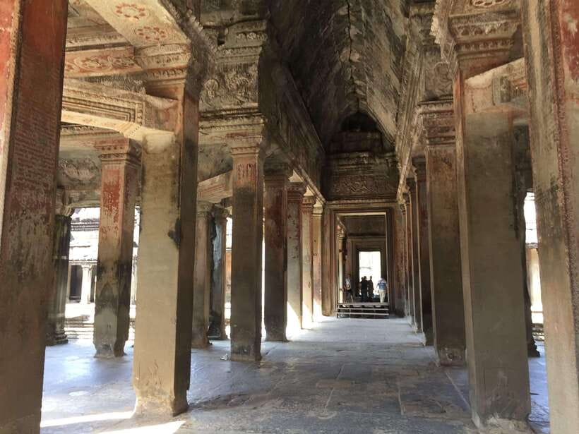 Angkor Wat, Small Circuit Private Tour with Banteay Srei - Angkor Thom and the Southern Gate