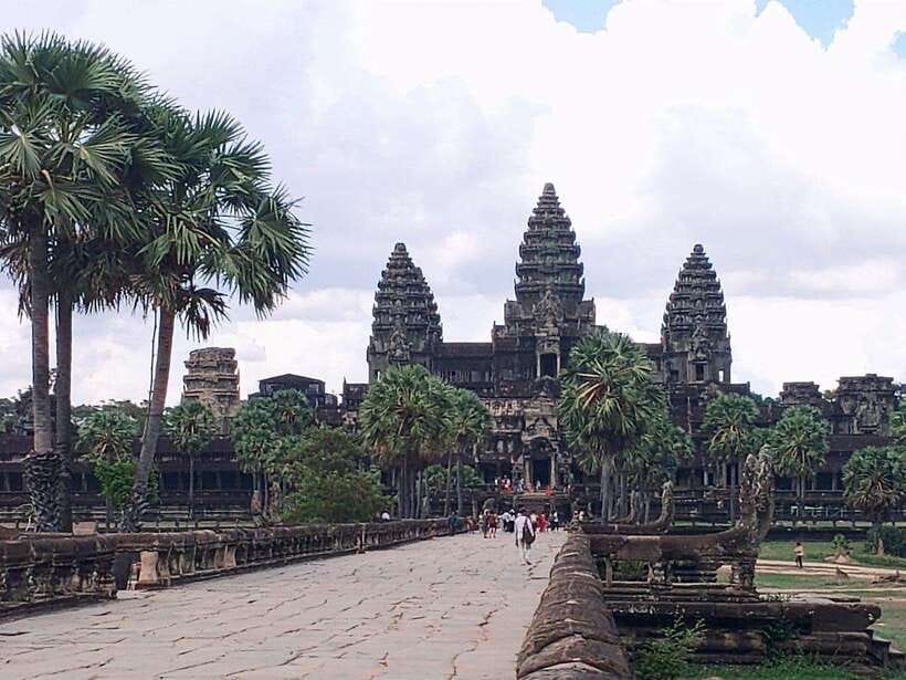 Angkor Wat, Small Circuit Private Tour with Banteay Srei - Baphuon, the terraces, and the royal center