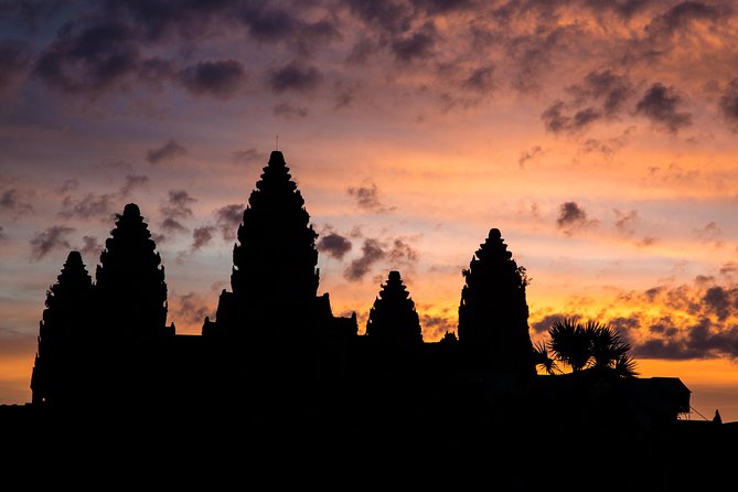 Angkor Wat Small-Group Sunrise Tour from Siem Reap - Watching Angkor Wat change with the light