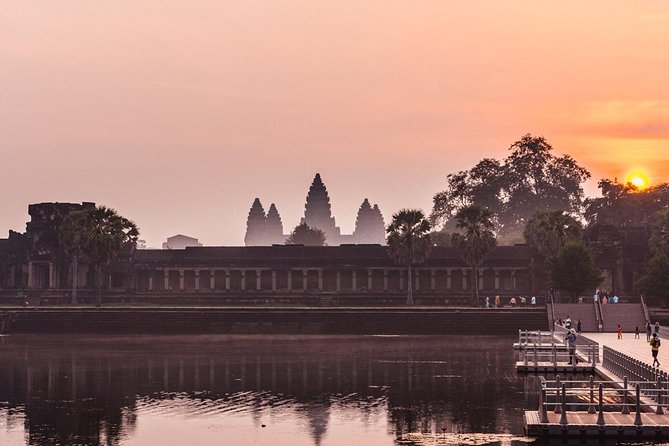Angkor Wat Small-Group Sunrise Tour from Siem Reap - What the guide and group size add