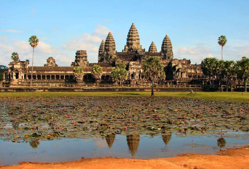 Angkor Wat: Small-Group Tour with Balloon Ride and Lunch - The tethered balloon ride, if the weather allows