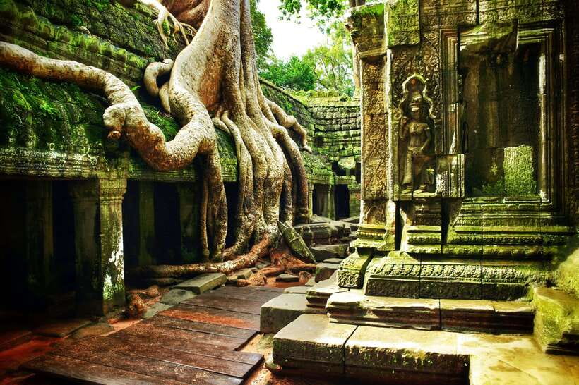 Angkor Wat: Small-Group Tour with Balloon Ride and Lunch - Lunch, transport, and the value of the package
