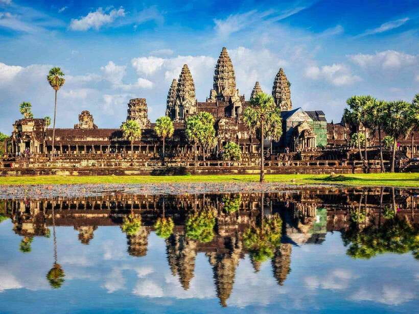 Angkor Wat Small Tour With Private Tuk Tuk - Five Angkor temples by private tuk tuk