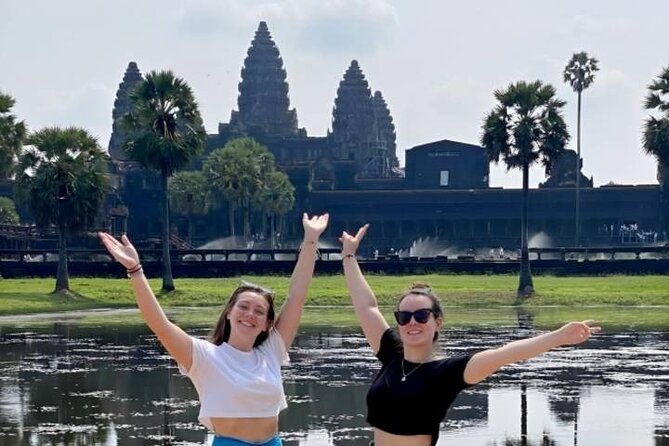 Angkor Wat Sunrise & 3 Main Temples with Breakfast – Small Group - Bayon and the faces of Lokeśvara